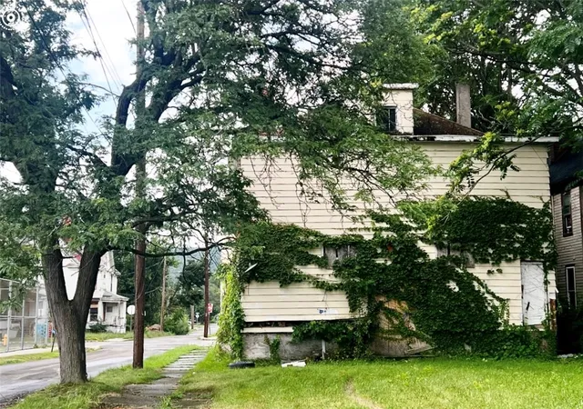 Photo 3 of Multi family home for sale at 419 William St, Elmira, NY 14901 | MLS# R1621474 | Listing updated on 2026-09-15
