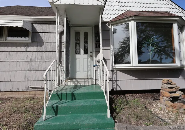 Photo 2 of Single family home for sale at 14 Dolphann Dr, Tonawanda, NY 14150 | MLS# B1621486 | Listing updated on 2026-09-24