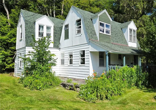 Photo 2 of Single family home for sale at 49 Lake St, Stamford, NY 12167 | MLS# R1622068 | Listing updated on 2026-08-18