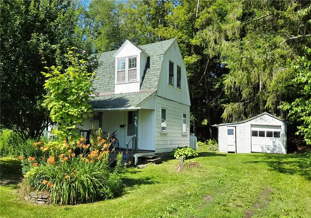 Photo 3 of Single family home for sale at 49 Lake St, Stamford, NY 12167 | MLS# R1622068 | Listing updated on 2026-08-18