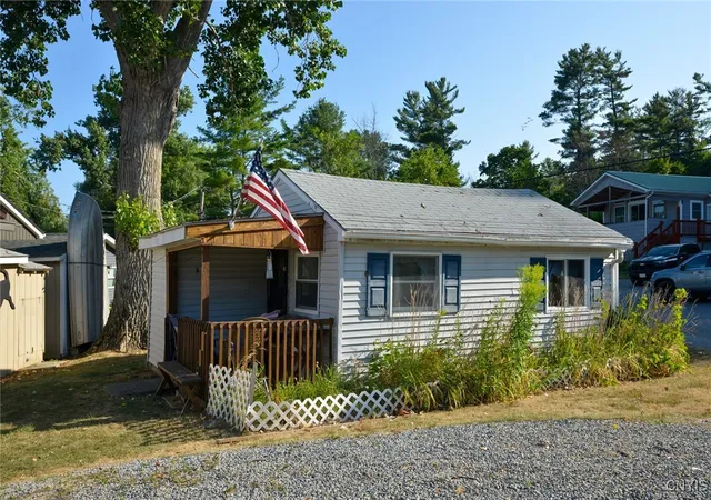 Photo 2 of Single family home for sale at 211 Dillon Point Rd, Hammond, NY 13646 | MLS# S1630223 | Listing updated on 2026-08-24