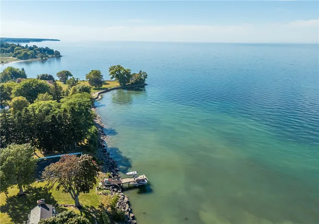 Photo 3 of Mansion for sale at 3079 Lake Rd, Williamson, NY 14589 | MLS# R1641857 | Listing updated on 2026-09-15