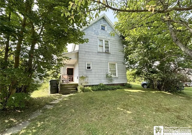 Photo 2 of Single family home for sale at 307 Summit Ave, Jamestown, NY 14701 | MLS# R1643874 | Listing updated on 2026-09-15