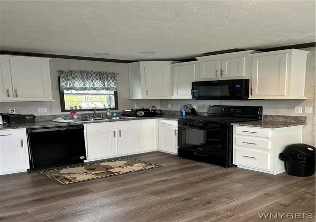Photo 4 of Sale Pending at 1066 Northwood Dr, Derby, NY 14047 | MLS# B1647329 | Listing updated on 2026-09-05