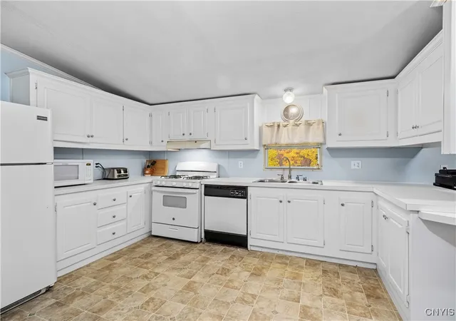 Photo 4 of Sale Pending at 17 Factory St, Cleveland, NY 13042 | MLS# S1647420 | Listing updated on 2026-09-24