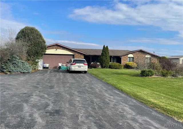 Photo 3 of Single family home for sale at 6721 Aiken Rd, Lockport, NY 14094 | MLS# B1649091 | Listing updated on 2026-09-02