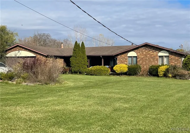 Photo 3 of Single family home for sale at 6721 Aiken Rd, Lockport, NY 14094 | MLS# B1649091 | Listing updated on 2026-09-02