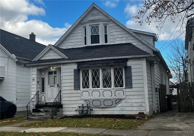 Photo 1 of Sale Pending at 41 Briscoe Ave, Buffalo, NY 14211 | MLS# B1651409 | Listing updated on 2026-08-18