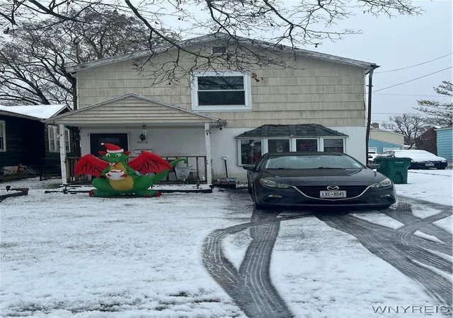 Photo 3 of Single family home for sale at 3010 Mckoon Ave, Niagara Falls, NY 14305 | MLS# B1655634 | Listing updated on 2026-09-15