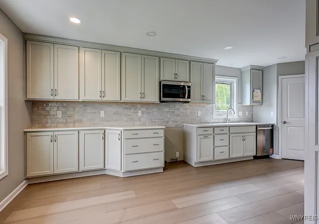Photo 1 of Single family home for sale at 6685 Curtis Ct, Lockport, NY 14094 | MLS# B1656579 | Listing updated on 2026-08-23