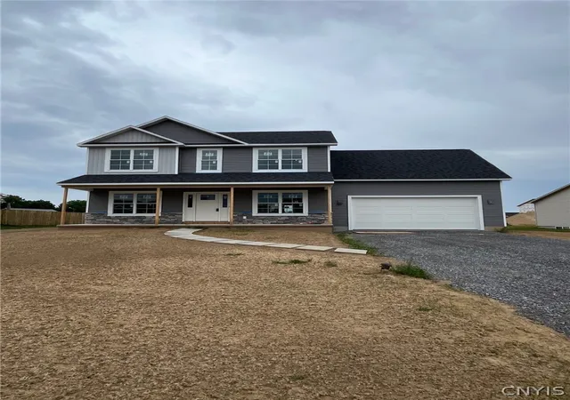 Photo 2 of Single family home for sale at 114 Bloomfield St, Baldwinsville, NY 13027 | MLS# S1658306 | Listing updated on 2026-08-20