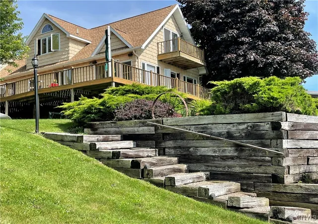 Photo 2 of Single family home for sale at 16505 Rainbow Shrs Dr, Clayton, NY 13624 | MLS# S1658738 | Listing updated on 2026-09-11