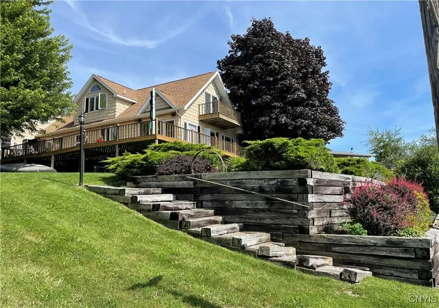 Photo 3 of Single family home for sale at 16505 Rainbow Shrs Dr, Clayton, NY 13624 | MLS# S1658738 | Listing updated on 2026-09-11