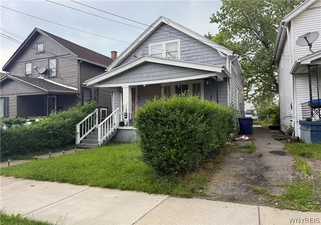 Photo 3 of Single family home for sale at 172 Hastings Ave, Buffalo, NY 14215 | MLS# B1658185 | Listing updated on 2026-08-31