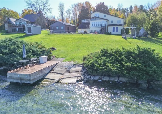Photo 2 of Single family home for sale at 286 River Rd, Waddington, NY 13694 | MLS# S1662665 | Listing updated on 2026-09-08