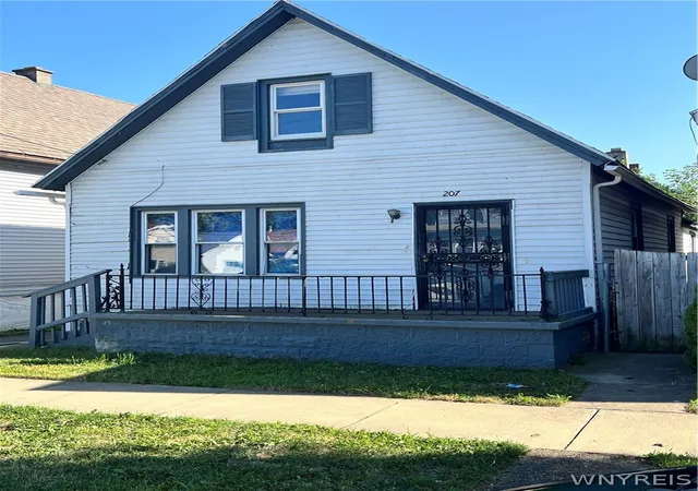 Photo 1 of Sale Pending at 207 Oneida St, Buffalo, NY 14206 | MLS# B1662827 | Listing updated on 2026-08-16