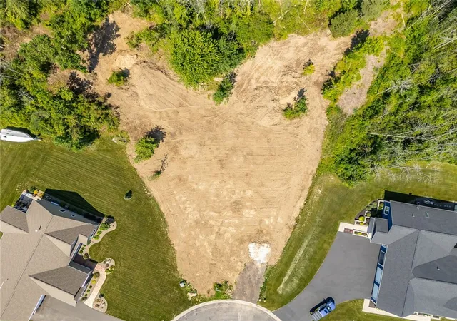 Photo 3 of Single family home for sale at 371 Shorewood Trl, Ontario, NY 14519 | MLS# R1663662 | Listing updated on 2026-08-14