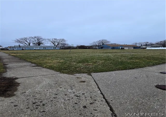 Photo 1 of Land for sale at 205 Sheridan Parkside Dr, Tonawanda, NY 14150 | MLS# B1666367 | Listing updated on 2026-09-15