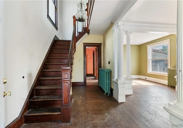 Photo 3 of Single family home for sale at 80 E Utica St, Oswego, NY 13126 | MLS# S1666412 | Listing updated on 2026-09-10