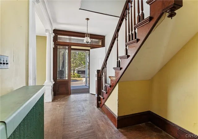 Photo 4 of Single family home for sale at 80 E Utica St, Oswego, NY 13126 | MLS# S1666412 | Listing updated on 2026-09-10