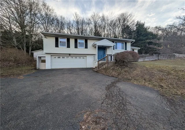 Photo 2 of Sale Pending at 32 Nuel Ct, Endicott, NY 13760 | MLS# R1666544 | Listing updated on 2026-08-29