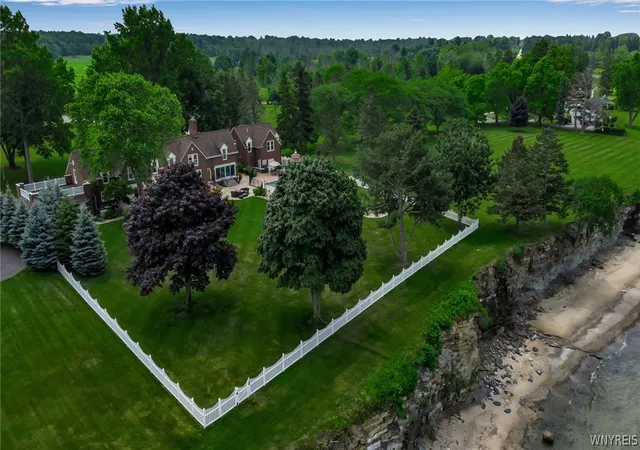 Photo 3 of Mansion for sale at 7110 Lake Shore Rd, Derby, NY 14047 | MLS# B1667049 | Listing updated on 2026-09-15