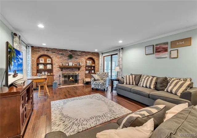 Photo 4 of Sale Pending at 70 Wynngate Ln, Buffalo, NY 14221 | MLS# B1667047 | Listing updated on 2026-08-21