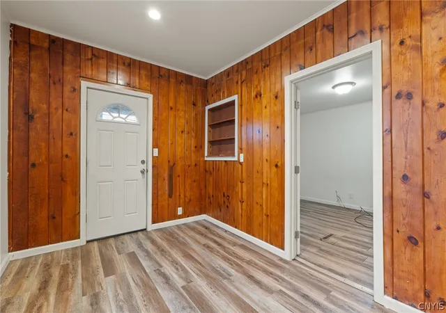 Photo 3 of Single family home for sale at 1522 Valley Dr, Syracuse, NY 13207 | MLS# S1666457 | Listing updated on 2026-09-07
