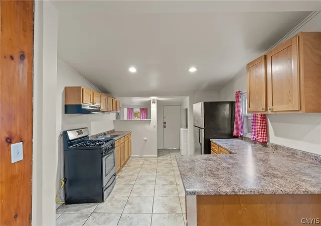 Photo 4 of Single family home for sale at 1522 Valley Dr, Syracuse, NY 13207 | MLS# S1666457 | Listing updated on 2026-09-07