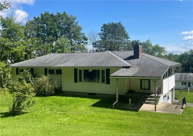 Photo 2 of Single family home for sale at 9 Mount Pleasant Dr, Bainbridge, NY 13733 | MLS# R1665501 | Listing updated on 2026-09-07
