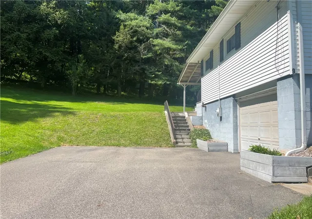 Photo 3 of Single family home for sale at 9 Mount Pleasant Dr, Bainbridge, NY 13733 | MLS# R1665501 | Listing updated on 2026-09-07
