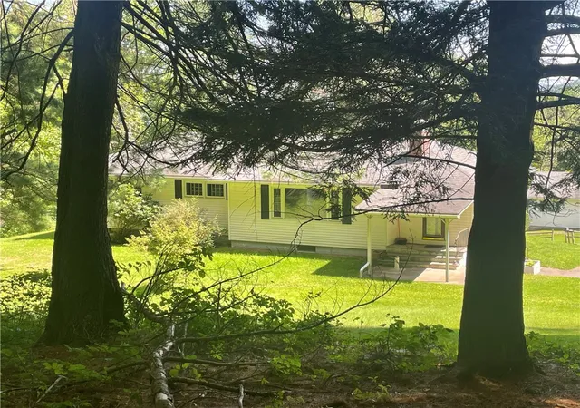 Photo 3 of Single family home for sale at 9 Mount Pleasant Dr, Bainbridge, NY 13733 | MLS# R1665501 | Listing updated on 2026-09-07