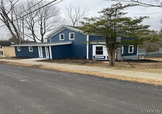 Single family home for sale at 4 Corwin St, Cazenovia, NY 13035 | MLS# S1668502