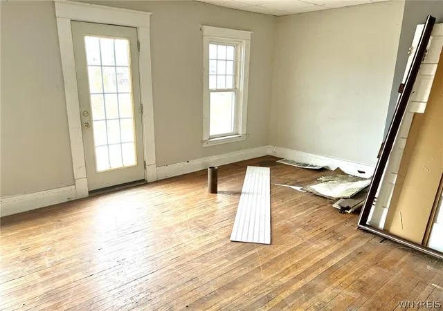 Photo 3 of Single family home for sale at 1113 Main St, Niagara Falls, NY 14301 | MLS# B1669166 | Listing updated on 2026-09-14