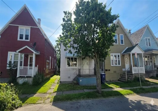 Photo 2 of Sale Pending at 166 Barnard St, Buffalo, NY 14206 | MLS# B1669939 | Listing updated on 2026-09-10