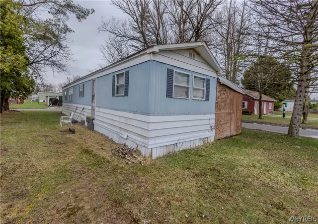Photo 3 of Sale Pending at 18 Quarry Hl, Akron, NY 14001 | MLS# B1670061 | Listing updated on 2026-09-04