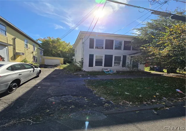 Photo 1 of Sale Pending at 410 Ash St, Syracuse, NY 13208 | MLS# S1670758 | Listing updated on 2026-08-31