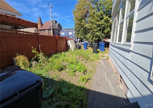 Photo 2 of Sale Pending at 410 Ash St, Syracuse, NY 13208 | MLS# S1670758 | Listing updated on 2026-08-31