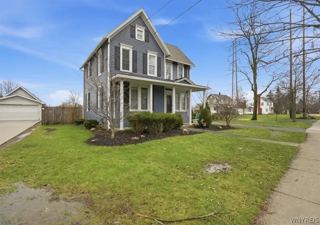 Photo 2 of Single family home for sale at 9918 Cayuga Dr, Niagara Falls, NY 14304 | MLS# B1670788 | Listing updated on 2026-08-31