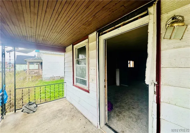 Photo 2 of Single family home for sale at 535 20th Street, Niagara Falls, NY 14301 | MLS# B1671354 | Listing updated on 2026-08-20