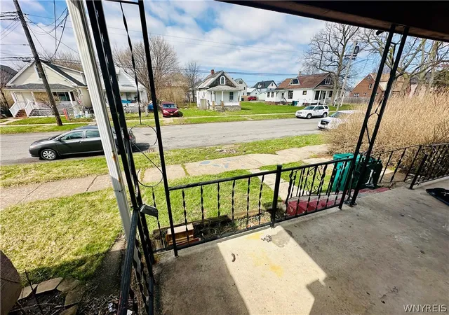 Photo 3 of Single family home for sale at 535 20th Street, Niagara Falls, NY 14301 | MLS# B1671354 | Listing updated on 2026-08-20