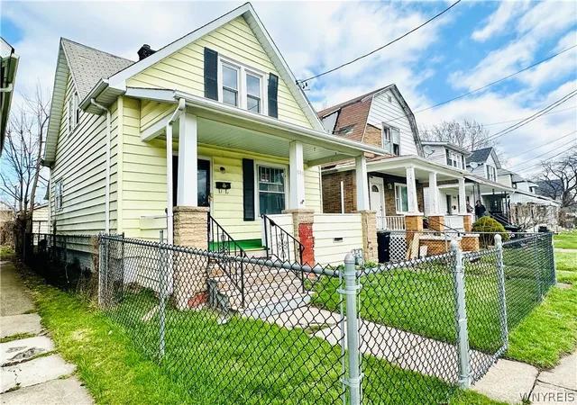Photo 3 of Single family home for sale at 1146 Ashland Ave, Niagara Falls, NY 14301 | MLS# B1671386 | Listing updated on 2026-08-20