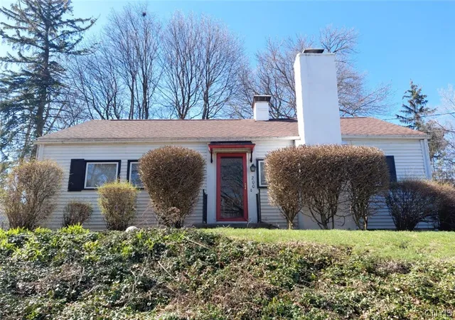 Photo 2 of Single family home for sale at 200 Ambergate Rd, Syracuse, NY 13214 | MLS# S1670737 | Listing updated on 2026-08-28