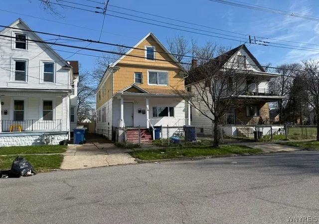 Photo 3 of Sale Pending at 128 Box Ave, Buffalo, NY 14211 | MLS# B1672362 | Listing updated on 2026-09-09