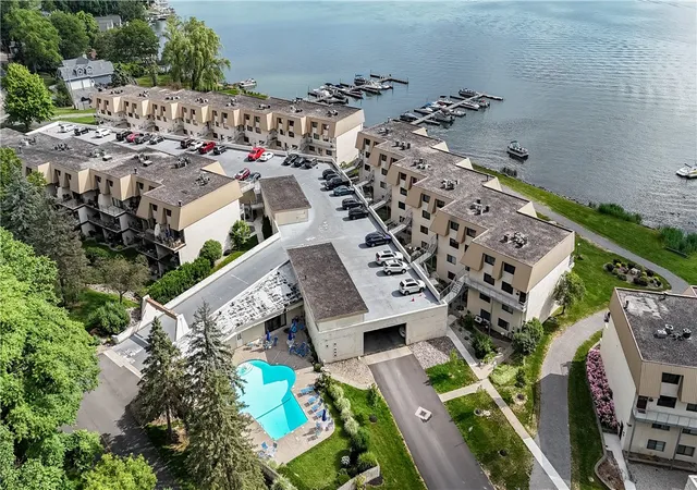 Photo 2 of Sale Pending at 259 Bay Village Dr, Rochester, NY 14609 | MLS# R1667558 | Listing updated on 2026-08-10