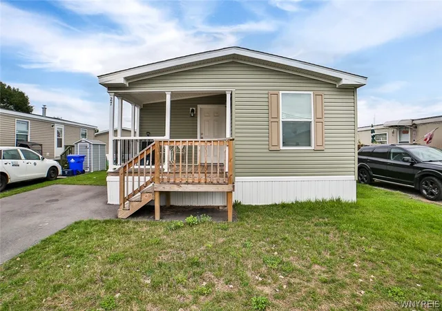 Photo 3 of Manufactured home for sale at 1774 Military Rd #27, Buffalo, NY 14217 | MLS# B1672566 | Listing updated on 2026-08-19