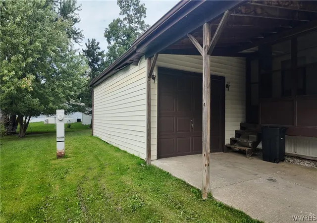 Photo 3 of Manufactured home for sale at 13 Rippleway Dr #197, Hamburg, NY 14075 | MLS# B1672706 | Listing updated on 2026-09-11