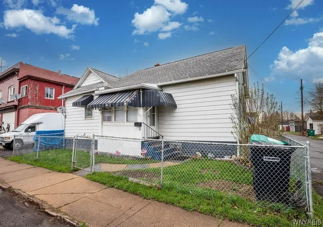 Photo 2 of Sale Pending at 1319 15th Street, Niagara Falls, NY 14301 | MLS# B1665588 | Listing updated on 2026-08-18