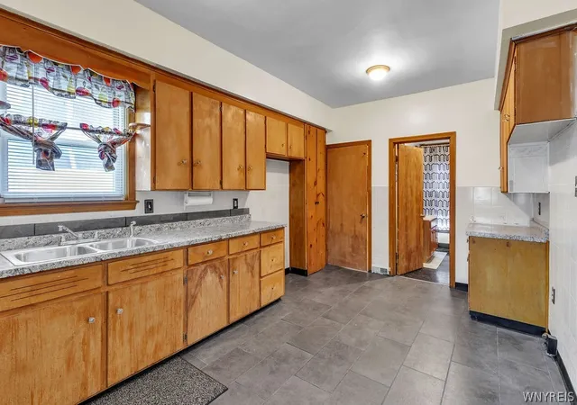 Photo 4 of Sale Pending at 1319 15th Street, Niagara Falls, NY 14301 | MLS# B1665588 | Listing updated on 2026-08-18