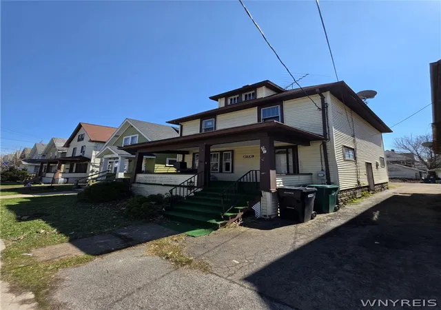 Photo 3 of Single family home for sale at 1841 South Ave, Niagara Falls, NY 14305 | MLS# B1672088 | Listing updated on 2026-09-14